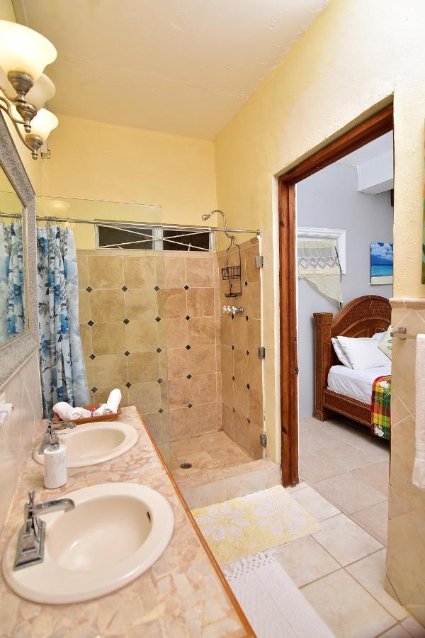 Beachfront Villa Gros Islet Luaran gambar